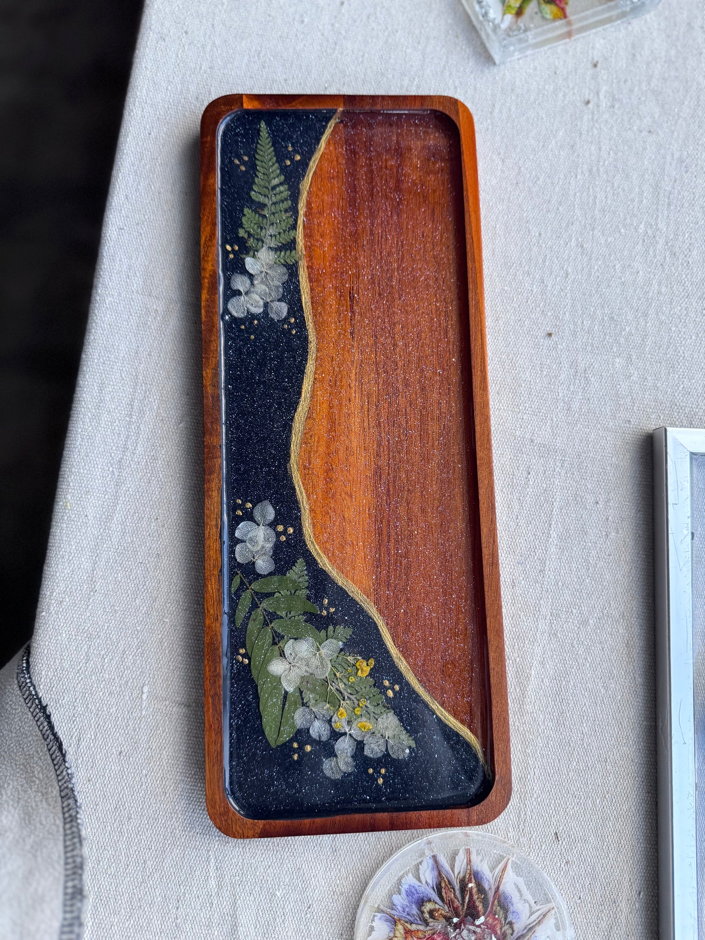 09/12 6pm Resin Pressed Flower Board Workshop