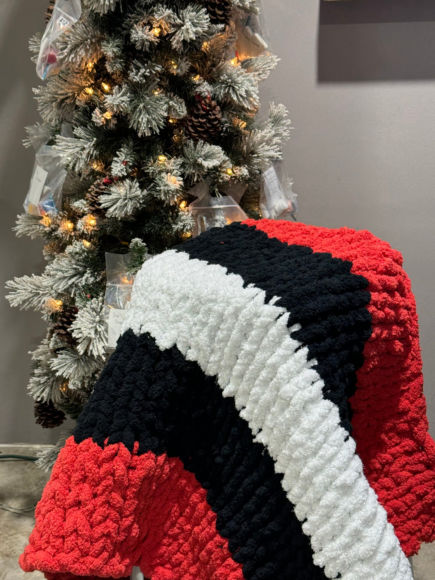 10/22 5:30pm Chunky Hand Knit Blanket Workshop