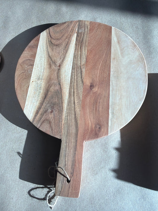 Wood Board round w/ handle 12x16”