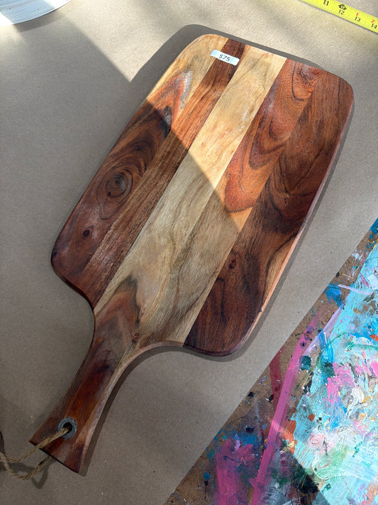 Wood board w/ handle 10x22”