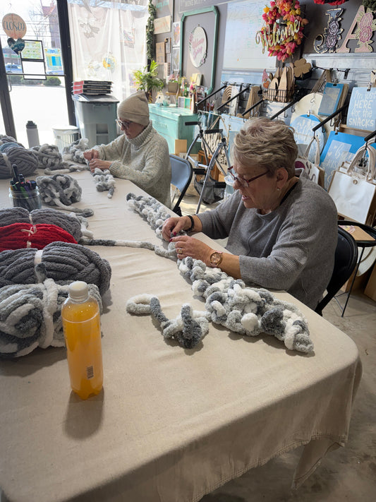 04/11 11am Chunky Hand Knit Blanket Workshop