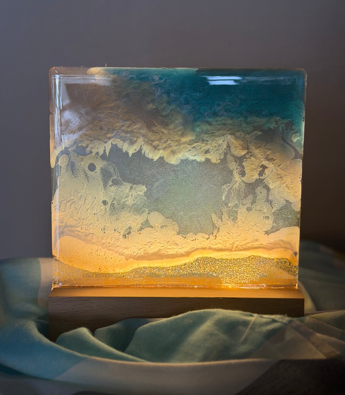 07/29/2026 6pm Pressed Flower Resin Table Light